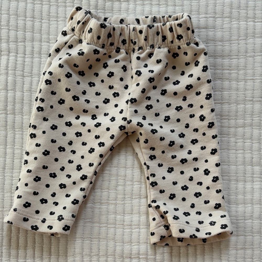 Cat & Jack Floral Daisy Set Bundle, Size Newborn Three Pieces - Picture 4 of 8